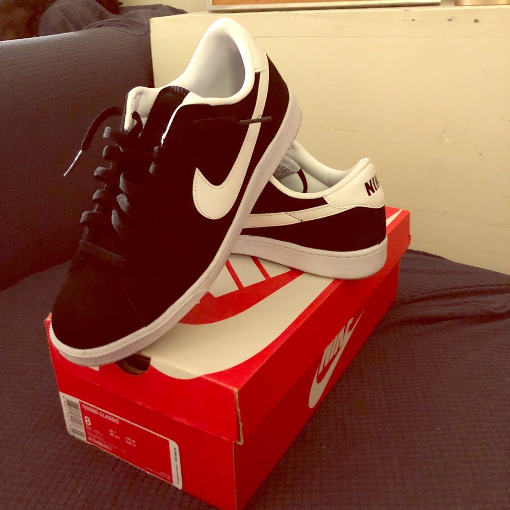 Brand new Nike casual sneakers